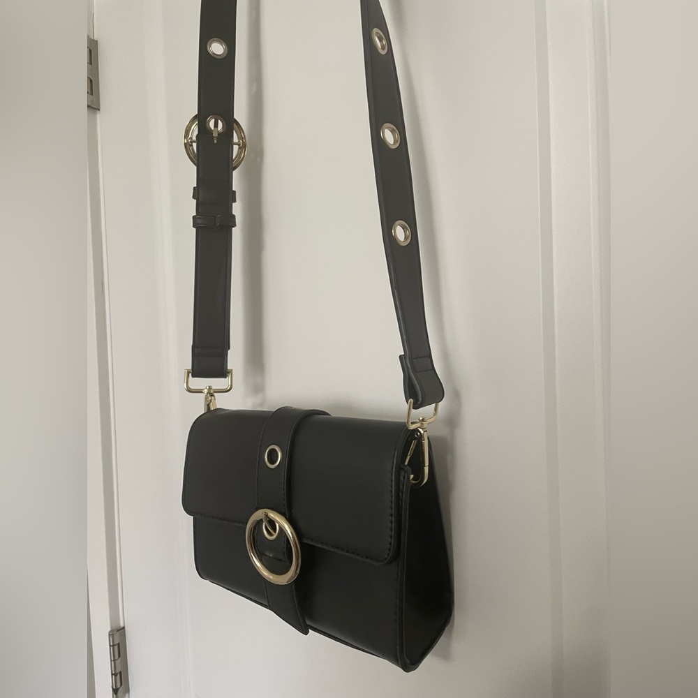 Women’s shoulder bag